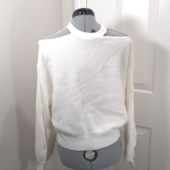 Women's White Cold Shoulder Sweater, Nice n Soft ,Sz M - Picture 3 of 4